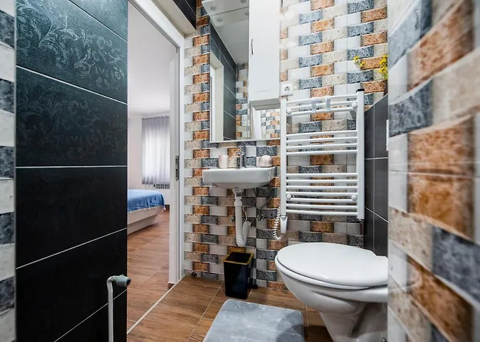 ゲストハウス Captains ロヴィニ